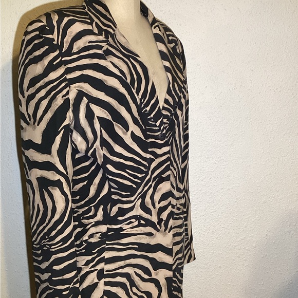 Saks Fifth Avenue zebra print 100% silk blazer jacket size large - Picture 5 of 15